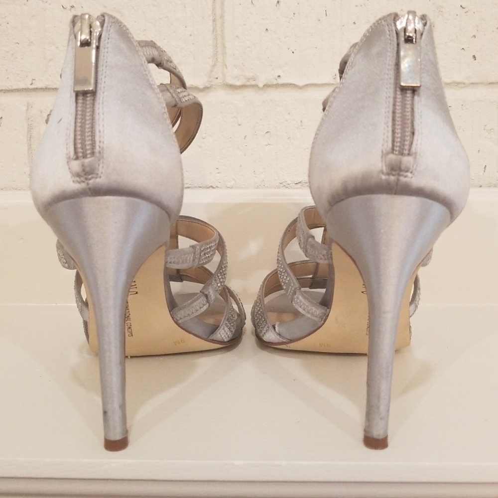 Silver INC heels - Picture 5 of 7